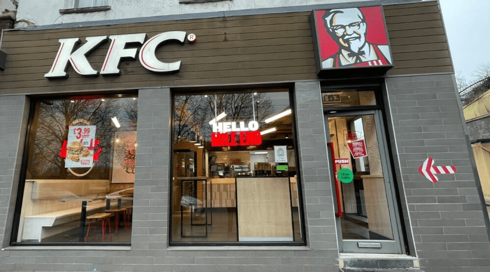Tahir Group pioneers and builds the first ‘Small Box’ design KFC in Mile End, London.
